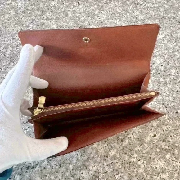 Louis Vuitton Monogram Portefeiulle
Sarah Long Bifold Wallet authentic - Picture 10 of 17